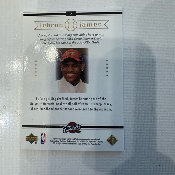 Upper Deck Kids Trading Card - White of rookie LeBron James mint - Picture 3 of 4